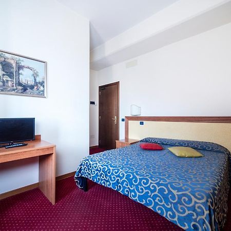 Hotel Italia & Lombardi Montefiascone Exterior foto
